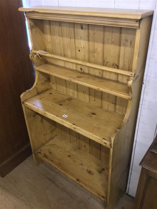 Small pine dresser